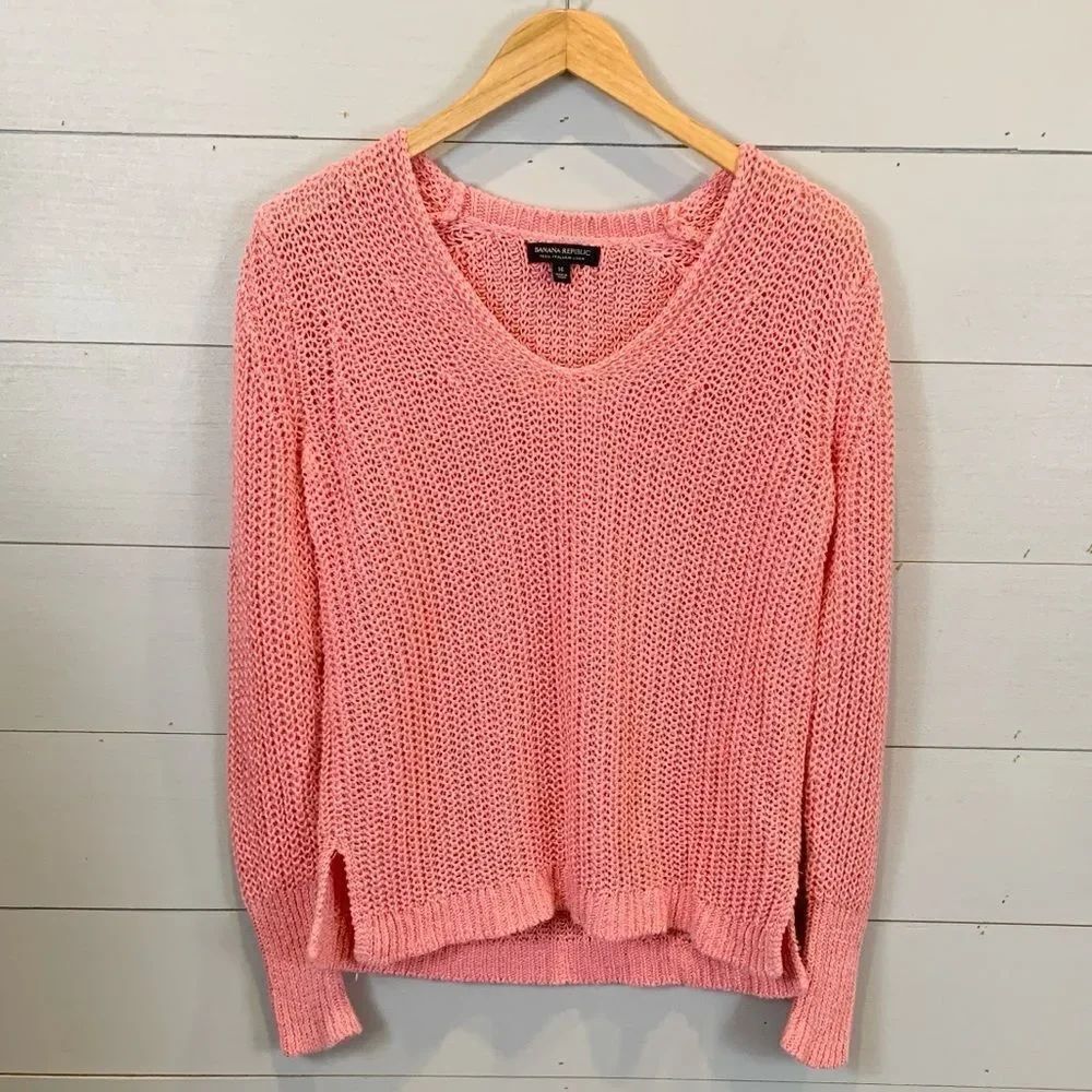 Banana Republic 100% Italian linen pink loose knit V-neck sweater size medium